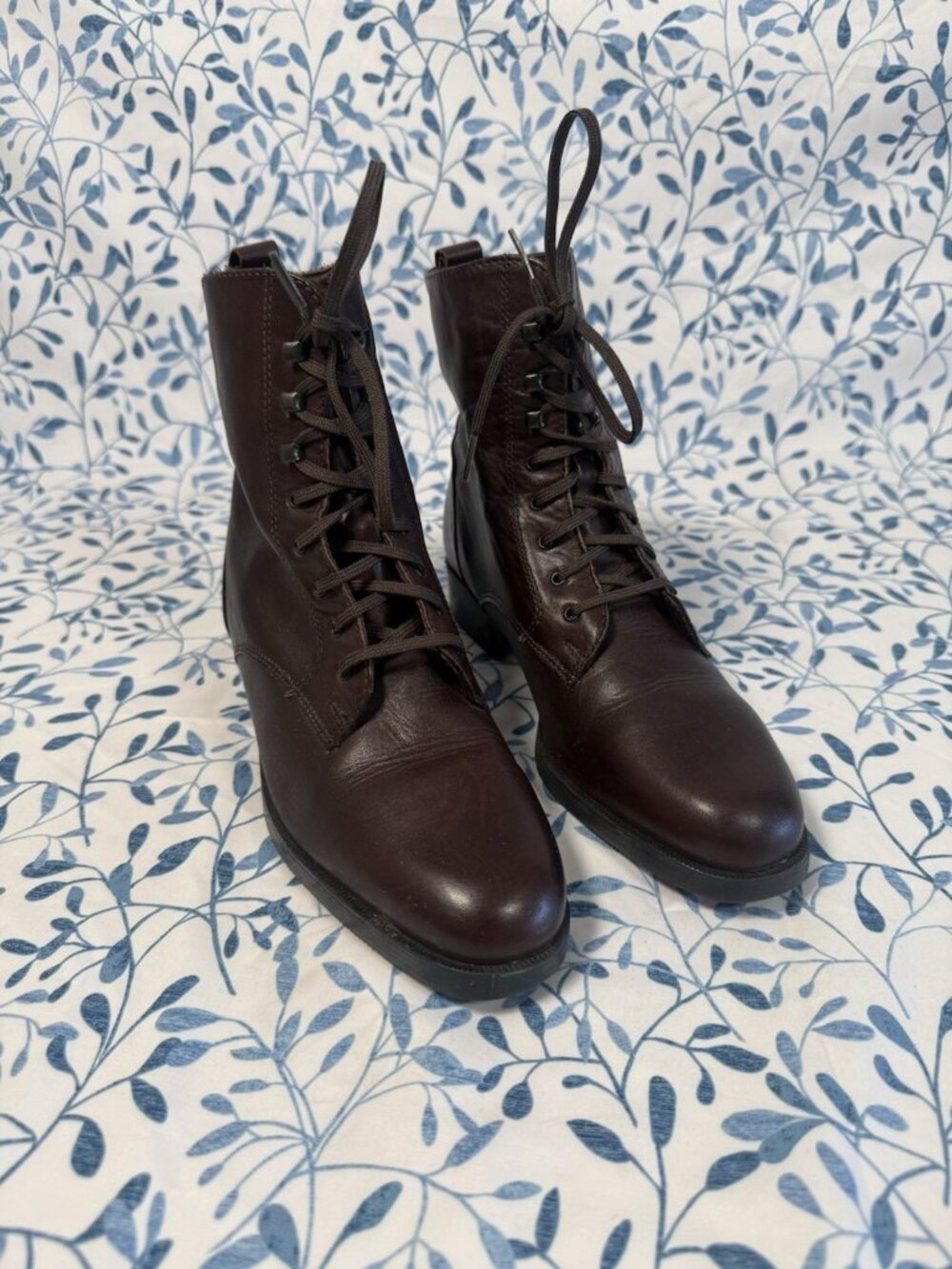 SANTANA CANADA Womens Size 7 Brown Leather Lace Up Ankle Boots Booties